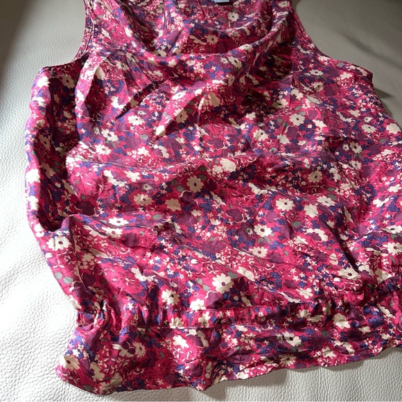 Women OLD NAVY SILK FLORAL SLEEVELESS BLOUSE SHIRT sz Small scoop neck burgundy - Picture 8 of 13